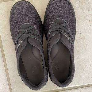 Grey and black comfortable dress shoes!!